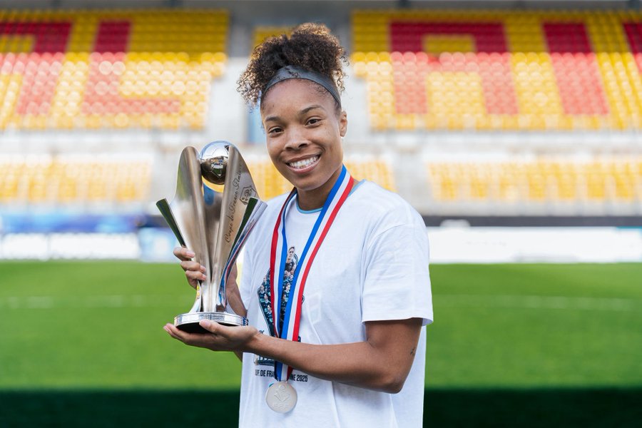 Deja Davis quitte le Paris FC