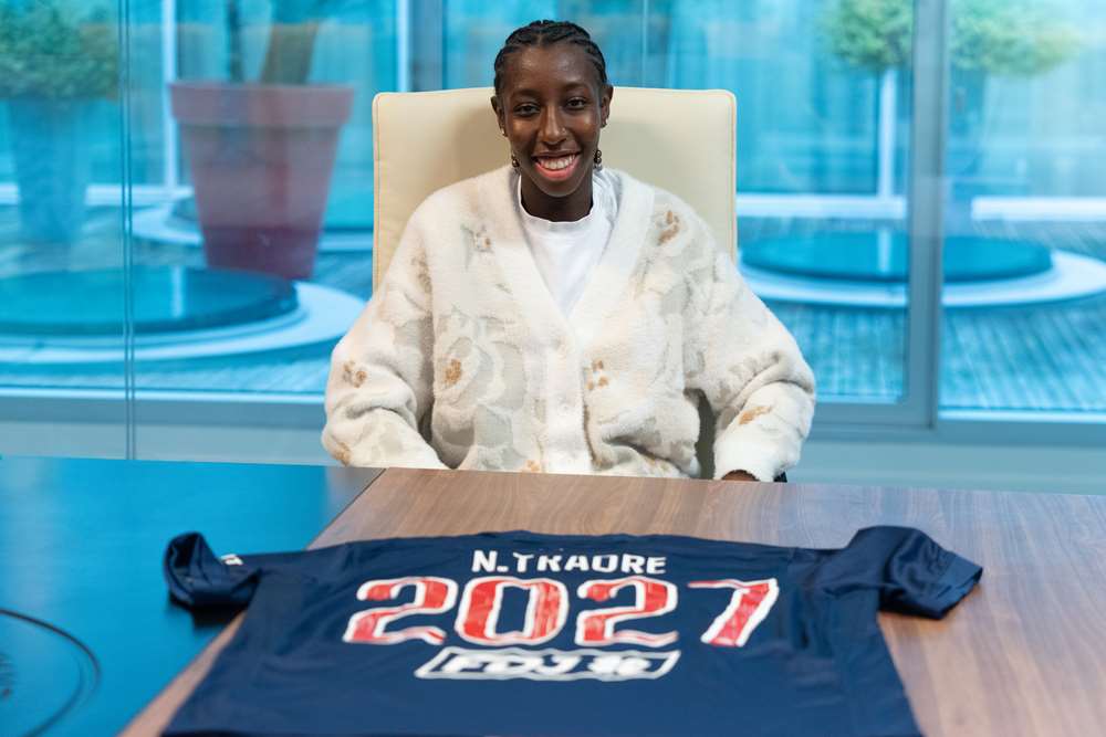 France (F): Naolia Traoré signe son premier contrat professionnel avec le Paris Saint-Germain