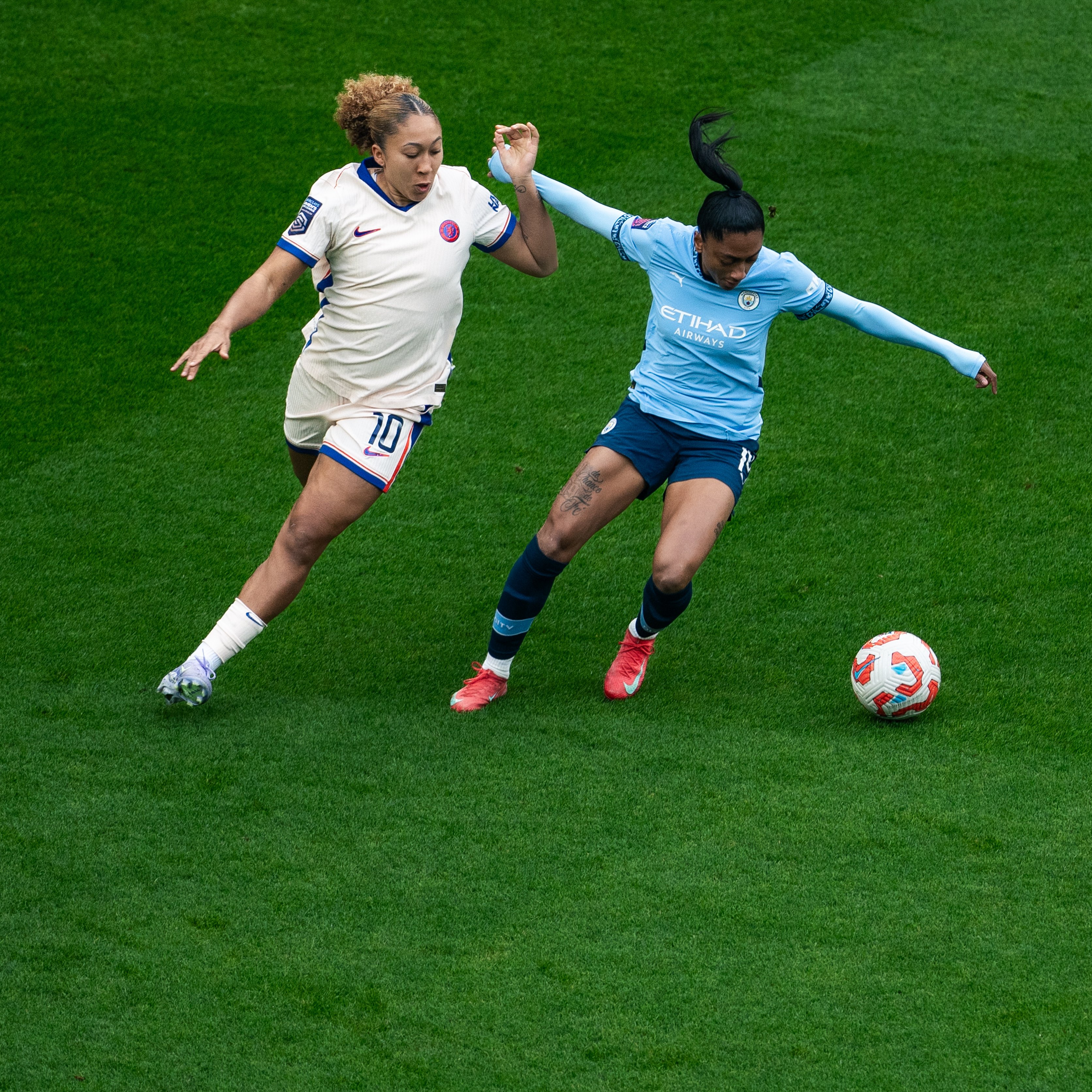 Barclay's WSL: Chelsea remporte une belle victoire dans les derniers instants du match face à Manchester City