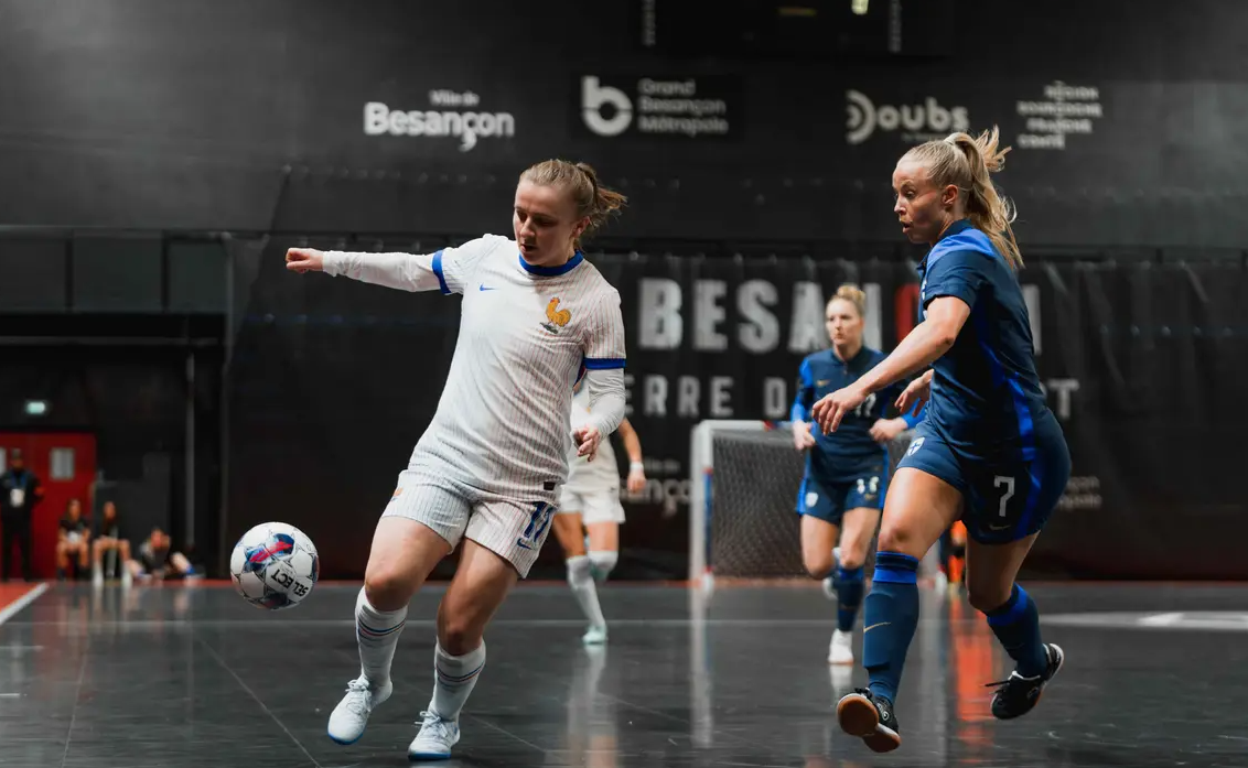 Les Bleues s’inclinent face à la Finlande lors du second match du Tour Élite (2-1)