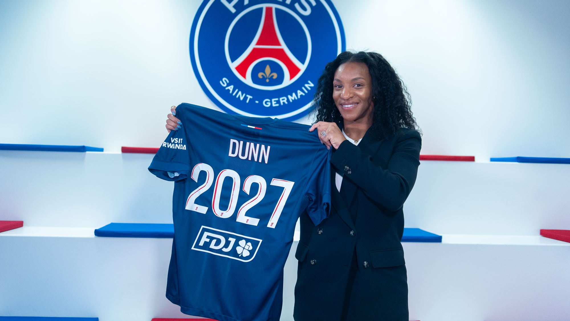 Crystal Dunn s'engage avec le Paris Saint-Germain